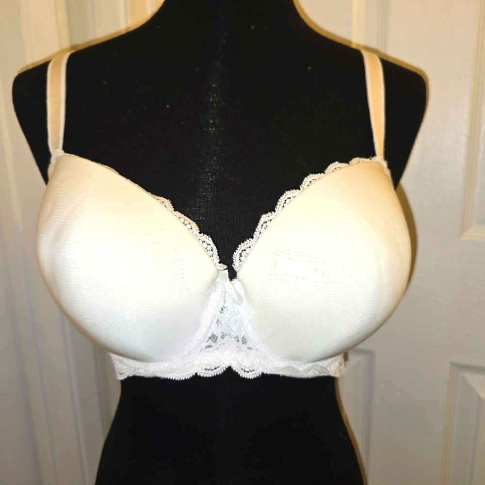 Victoria's Secret White Underwire Convertible Lace Bra
